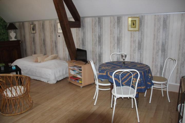 Suite Dans Les Dependances Du Chateau Agonges Екстер'єр фото